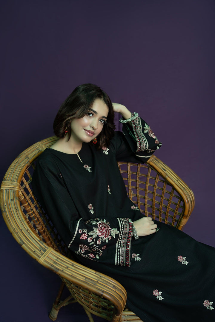URGE Summer 2PC Lawn Suit Design 9