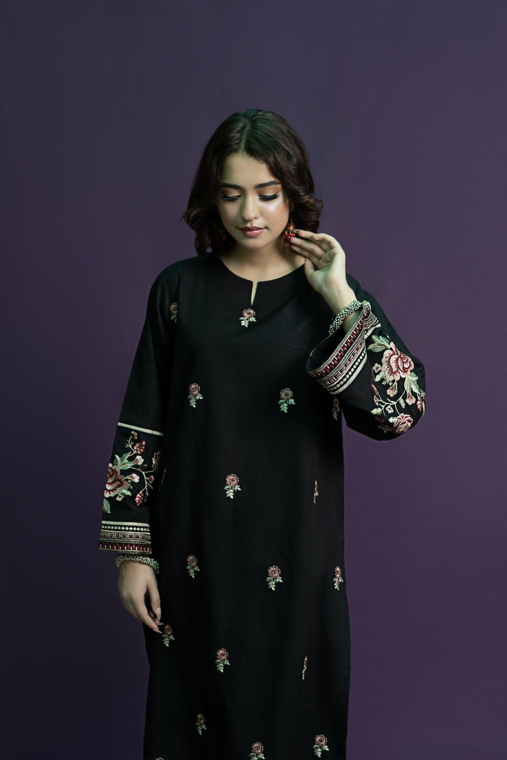 URGE Summer 2PC Lawn Suit Design 4