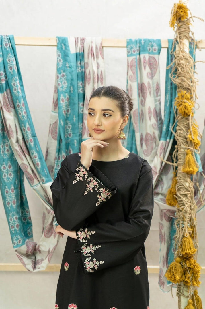 URGE Summer 2PC Lawn Suit Design 2