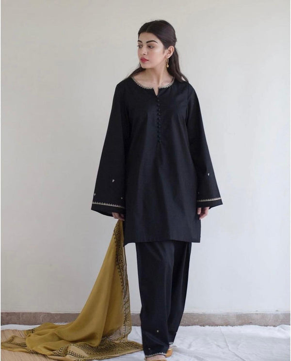URGE Black Lawn 3PC Embroidered - Design 4 | Summer's Muharram Collection